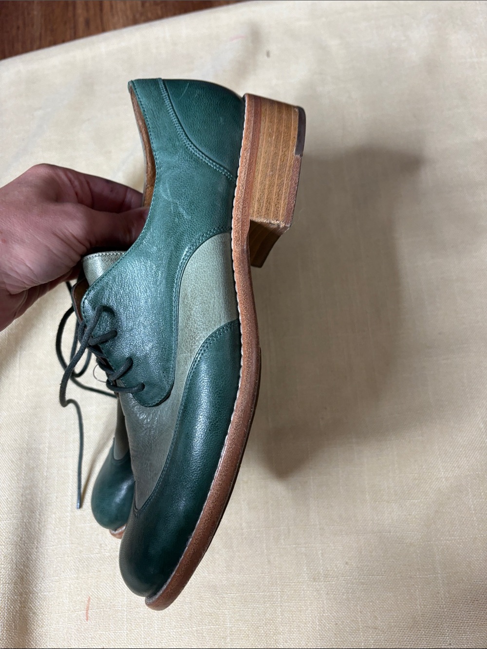 Chocolat Blu Two-Tone Green Wingtip Derby Oxfords - Picture 5 of 8